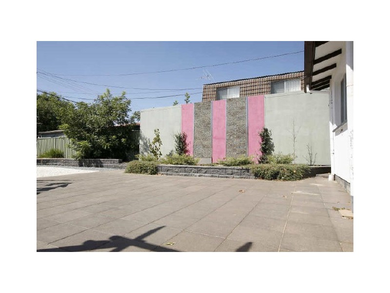 42 Dixon Drive, Holder ACT 2611