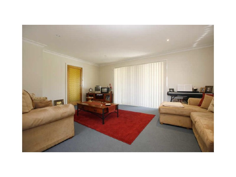 42 Dixon Drive, Holder ACT 2611