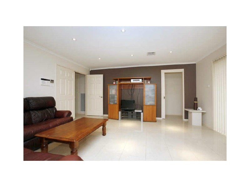 1 Goldfinch Circuit, Theodore ACT 2905