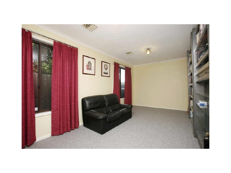 12 Shirra Close, Monash ACT 2904