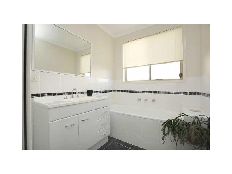 9/27 Paperbark Street, Banks ACT 2906