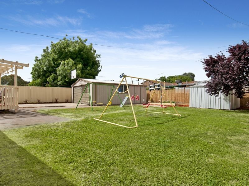 4 Fullerton Crescent, Richardson ACT 2905