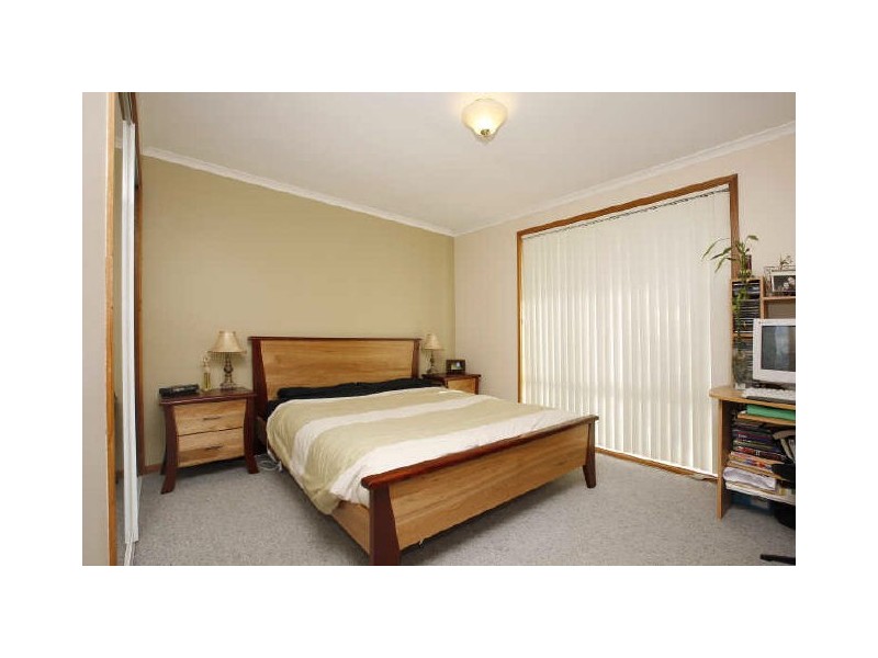 13 Dixson Circuit, Conder ACT 2906