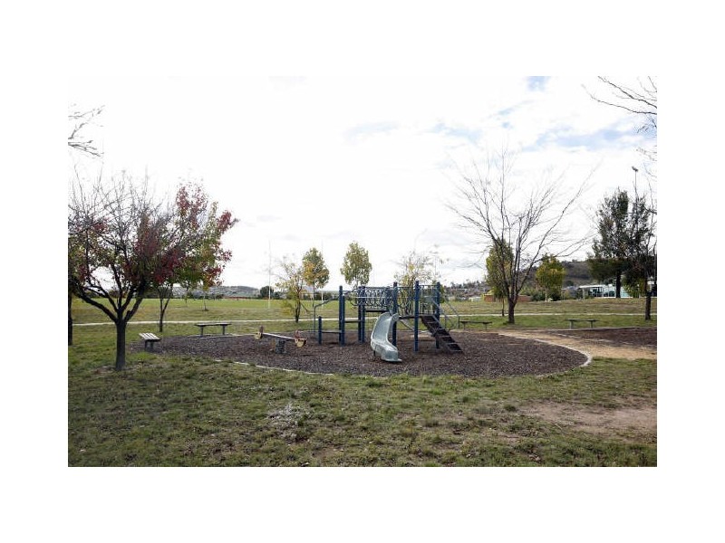 13 Dixson Circuit, Conder ACT 2906