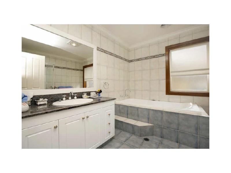 232 Bicentennial Drive, Jerrabomberra NSW 2619