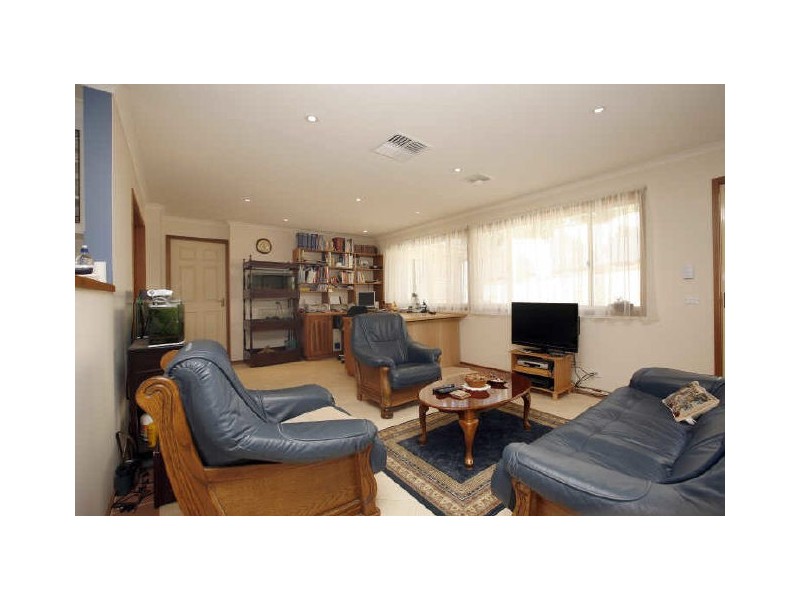 54 Mountain Circuit, Calwell ACT 2905