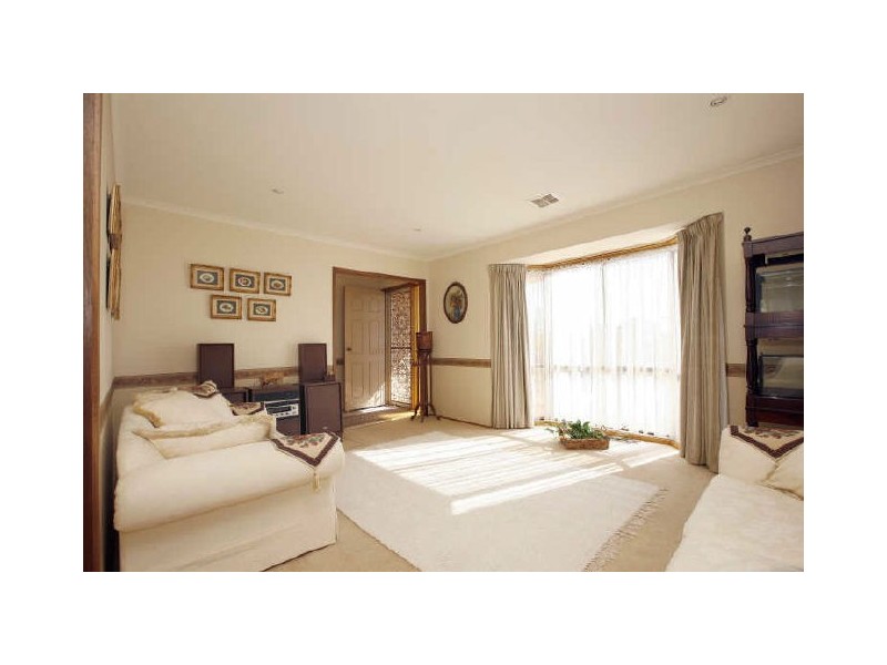 54 Mountain Circuit, Calwell ACT 2905