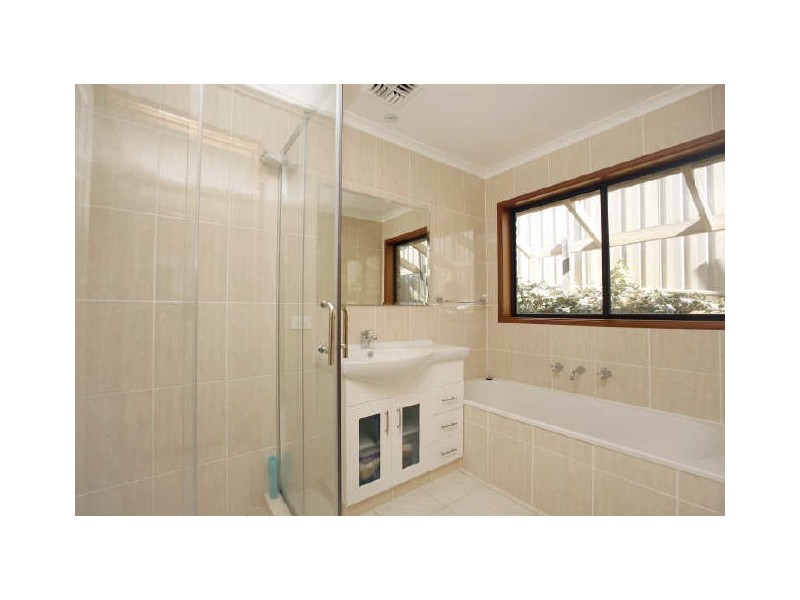 54 Mountain Circuit, Calwell ACT 2905