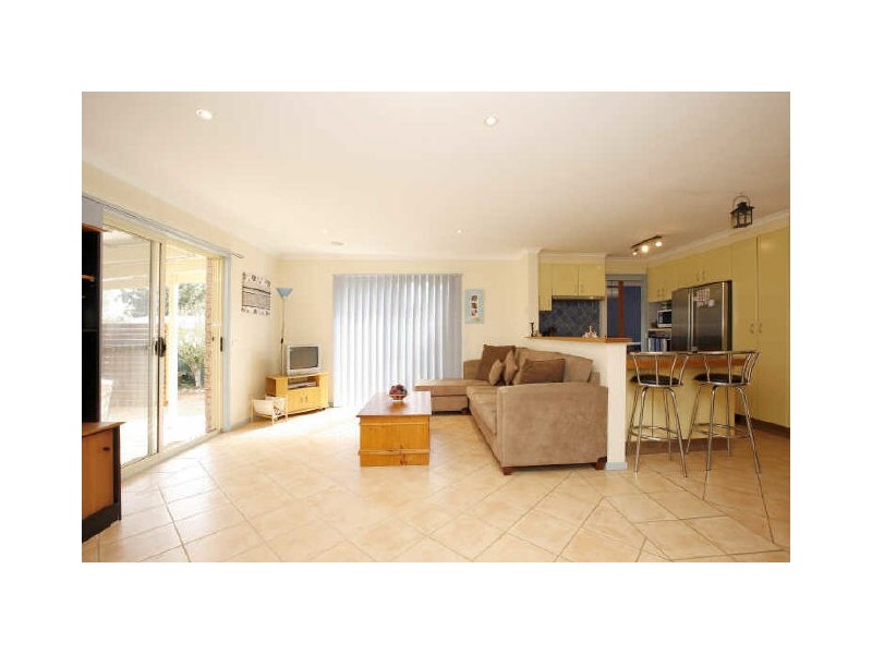 10 Darebin Place, Conder ACT 2906