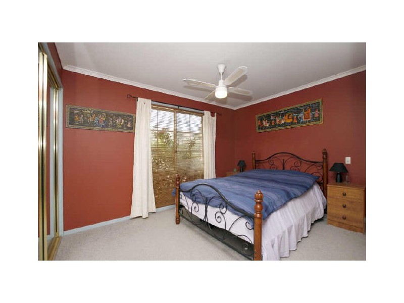 10 Darebin Place, Conder ACT 2906