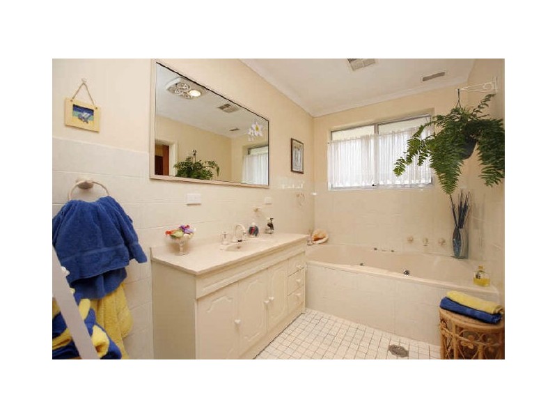 14 Pearson Street, Holder ACT 2611