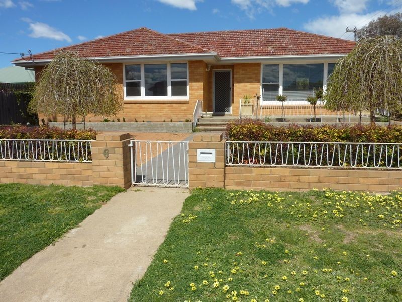 6 Garland Avenue, Queanbeyan NSW 2620