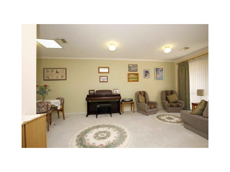 8 Nicolle Place, Monash ACT 2904