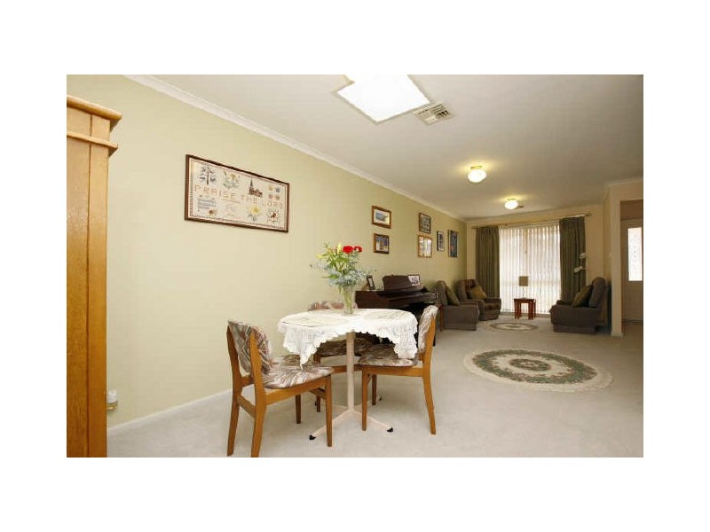 8 Nicolle Place, Monash ACT 2904