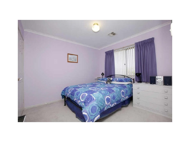8 Nicolle Place, Monash ACT 2904