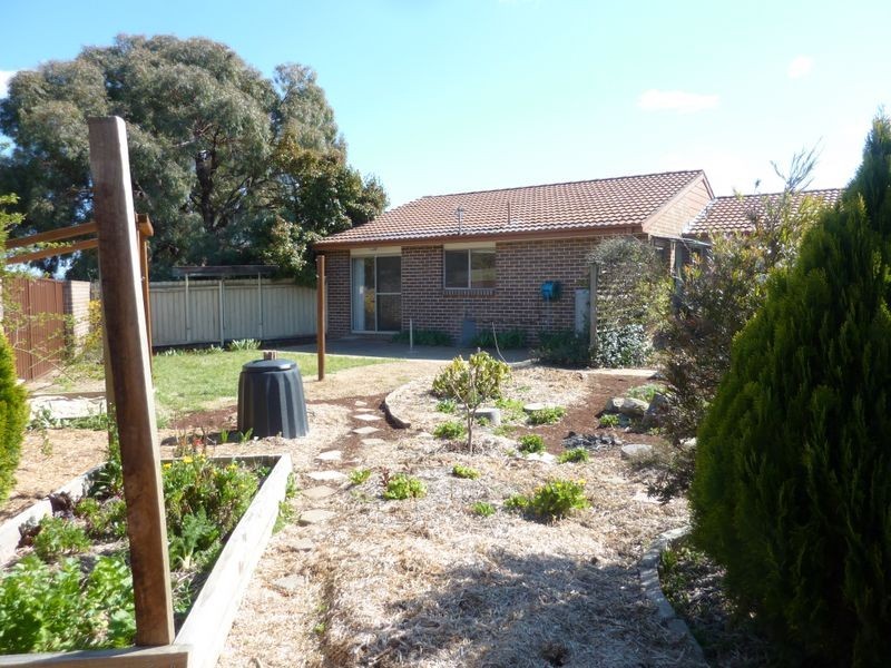 2/54 Cromwell Circuit “Murray Garde, Isabella Plains ACT 2905