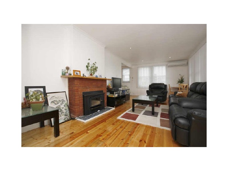 12 Looranah Street, Narrabundah ACT 2604