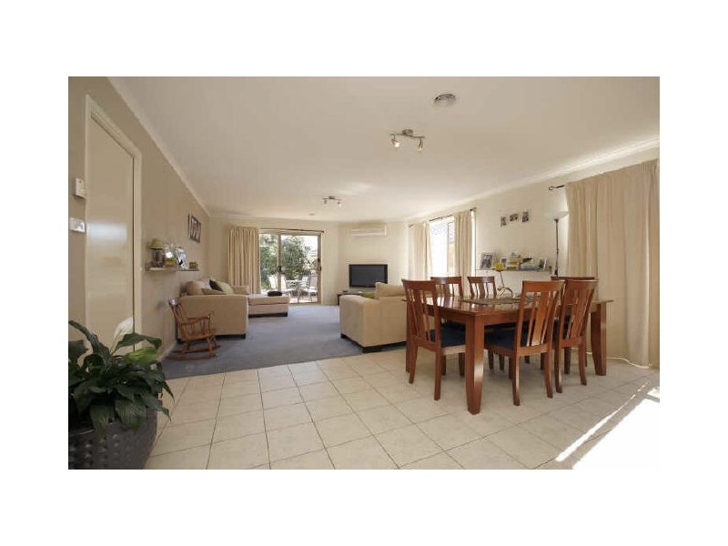 6/36 Pannamena Crescent, Jerrabomberra NSW 2619