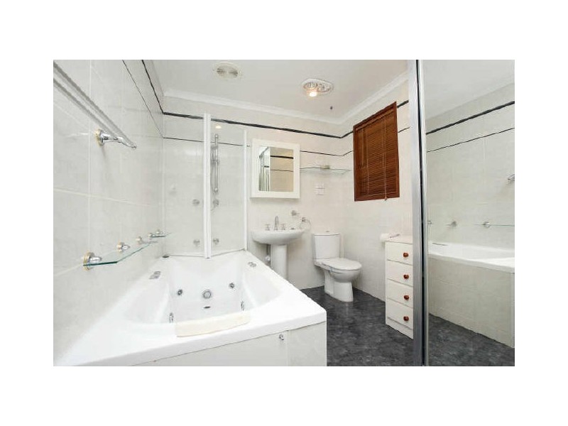 16 Max Henry Crescent, Macarthur ACT 2904