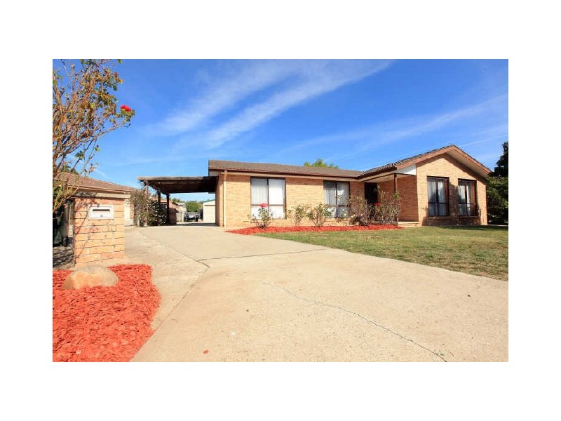 10 Heddon Place, Isabella Plains ACT 2905