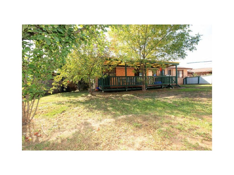 10 Heddon Place, Isabella Plains ACT 2905