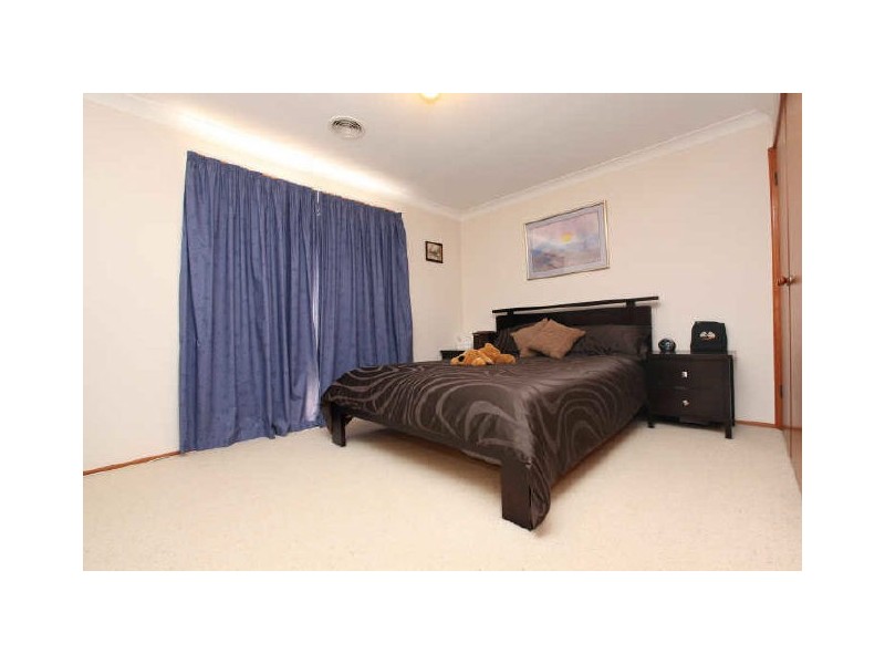 10 Heddon Place, Isabella Plains ACT 2905
