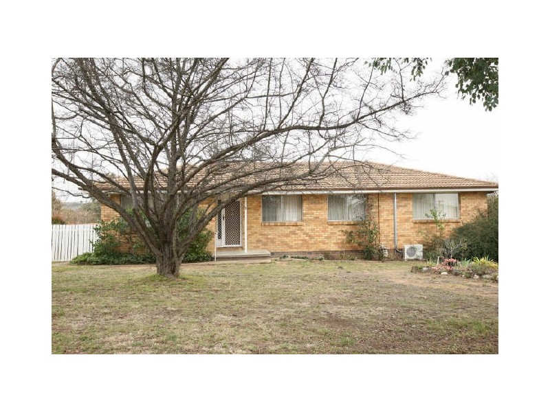 54 Calder Crescent, Holder ACT 2611