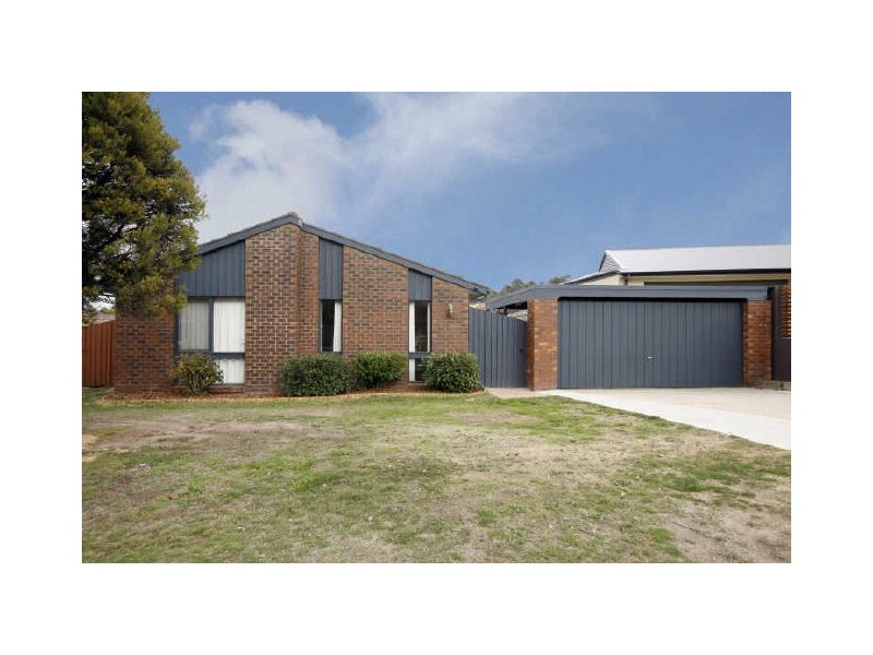 22 Chataway Crescent, Fadden ACT 2904