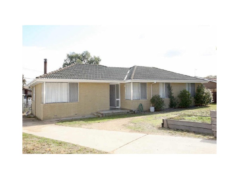 28 Sainsbury Street, Wanniassa ACT 2903