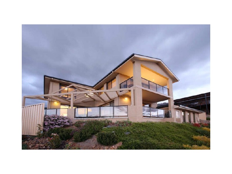 26 Orange Thorn Crescent, Banks ACT 2906