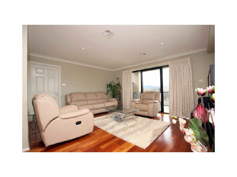 26 Orange Thorn Crescent, Banks ACT 2906