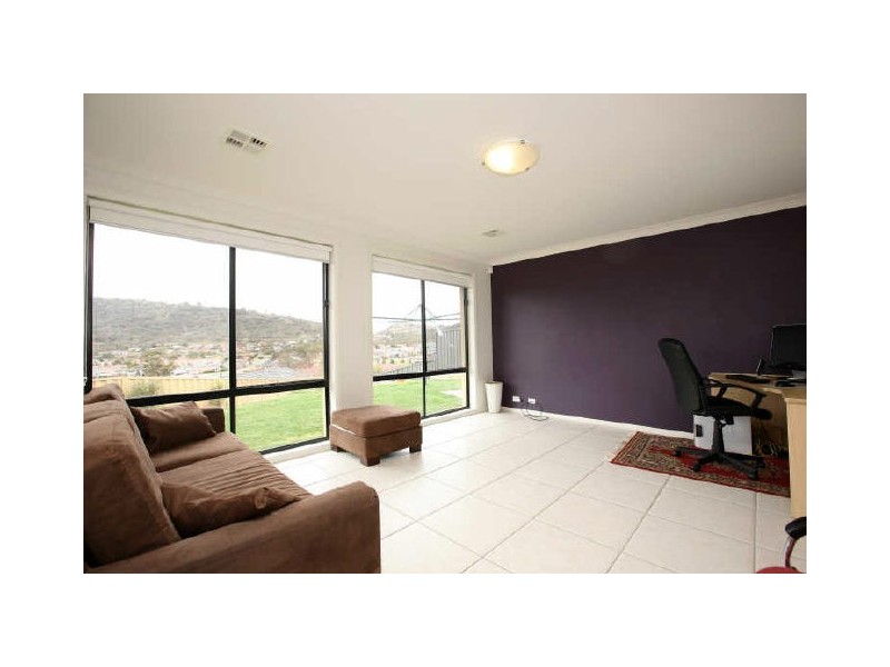 26 Orange Thorn Crescent, Banks ACT 2906