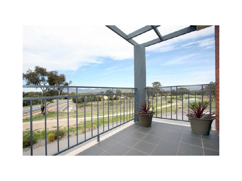6/1 Templestowe Avenue, Conder ACT 2906