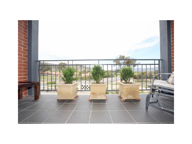6/1 Templestowe Avenue, Conder ACT 2906