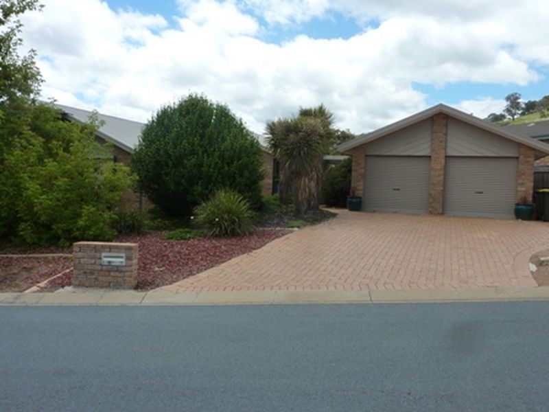 2 McKeown Place, Banks ACT 2906