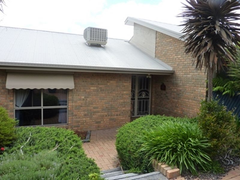 2 McKeown Place, Banks ACT 2906