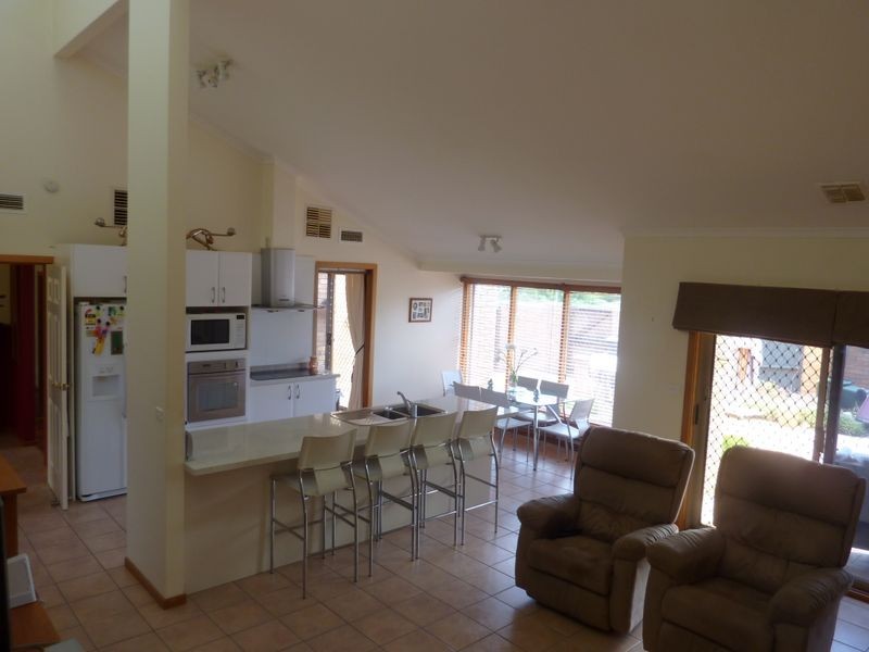 2 McKeown Place, Banks ACT 2906