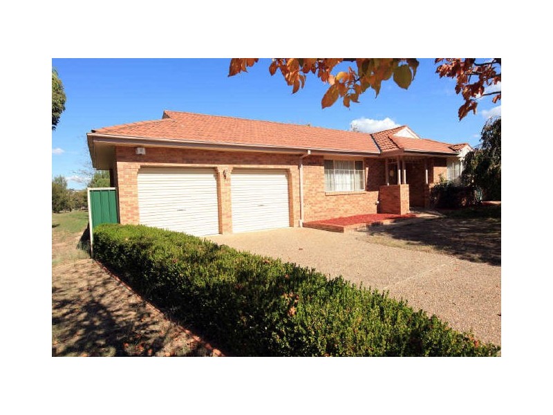 14 Donohoe Place, Gordon ACT 2906