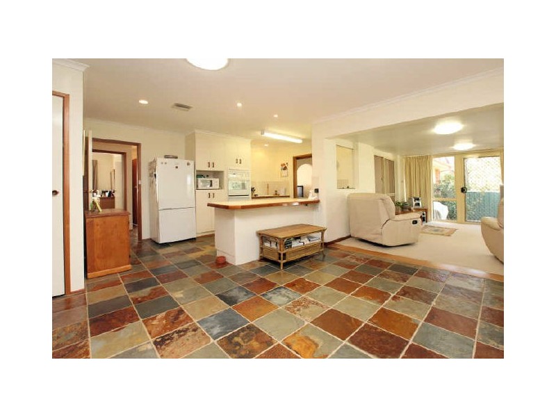 14 Donohoe Place, Gordon ACT 2906