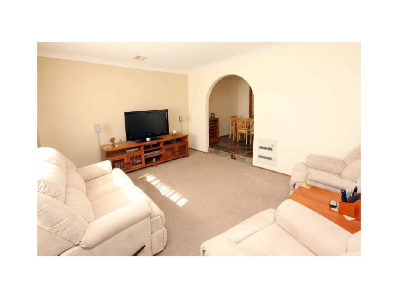 14 Donohoe Place, Gordon ACT 2906