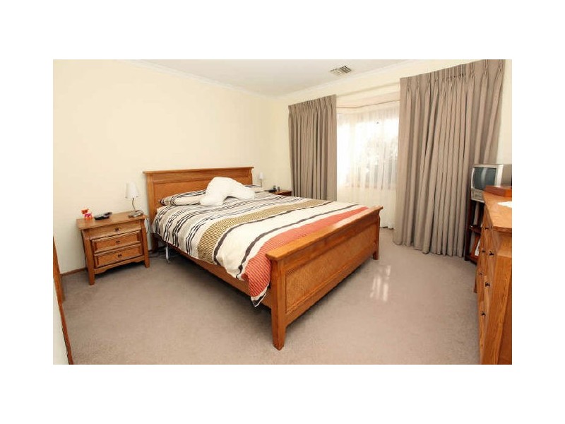 14 Donohoe Place, Gordon ACT 2906