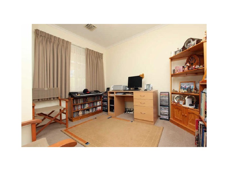 14 Donohoe Place, Gordon ACT 2906