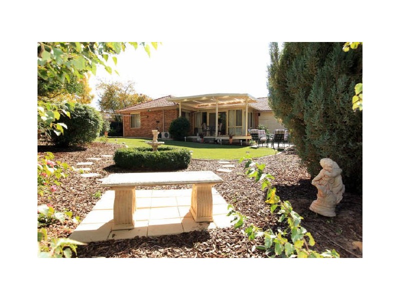 14 Donohoe Place, Gordon ACT 2906