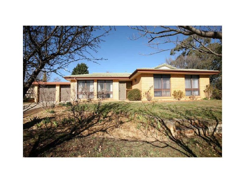 2 Gibb Place, Wanniassa ACT 2903