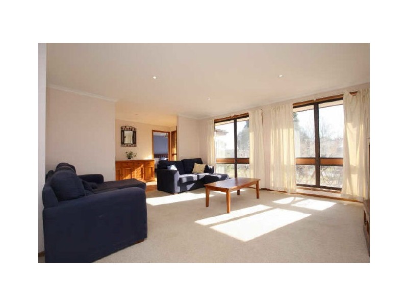2 Gibb Place, Wanniassa ACT 2903