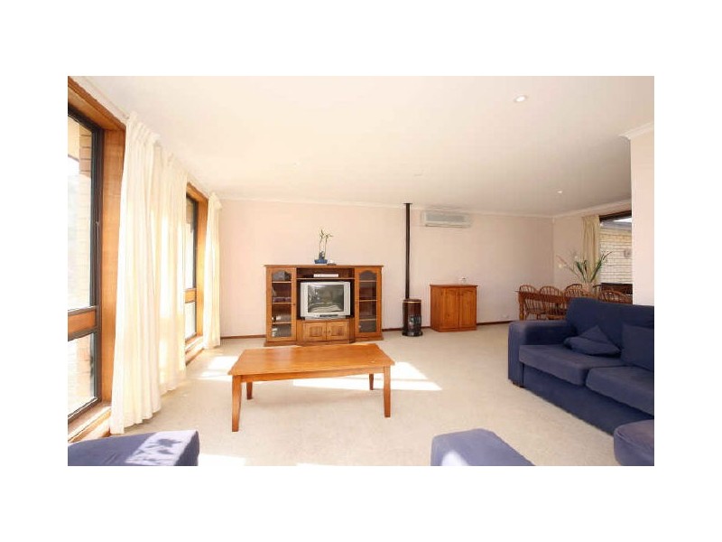 2 Gibb Place, Wanniassa ACT 2903