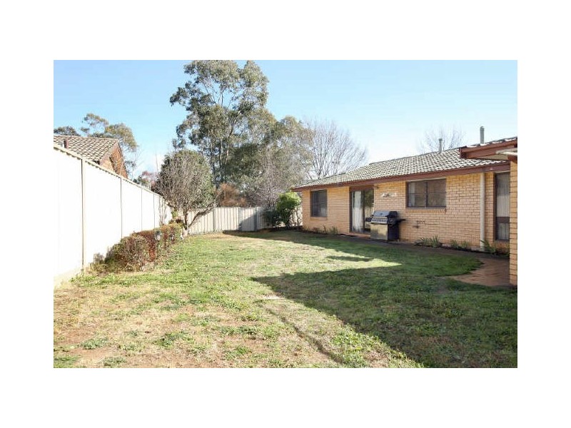 2 Gibb Place, Wanniassa ACT 2903