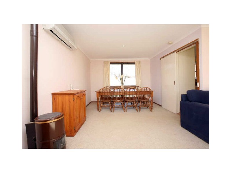 2 Gibb Place, Wanniassa ACT 2903
