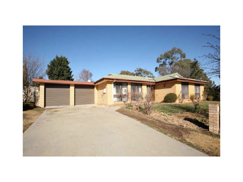 2 Gibb Place, Wanniassa ACT 2903