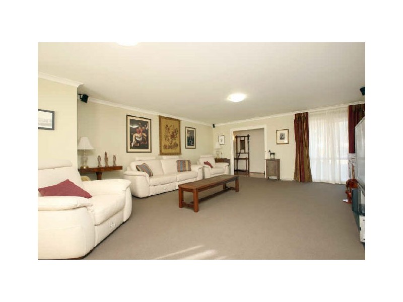 4 Rudder Place, Kambah ACT 2902
